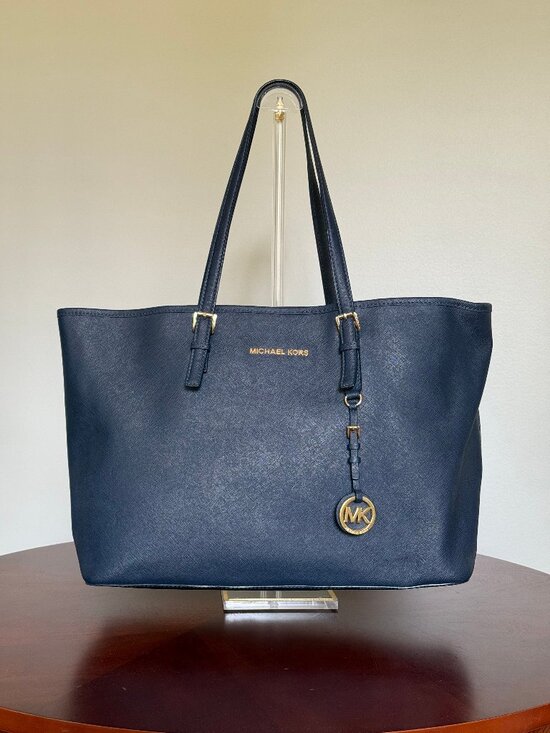 Michael Kors Handbags - Michael Kors Jet Set Medium Travel Tote